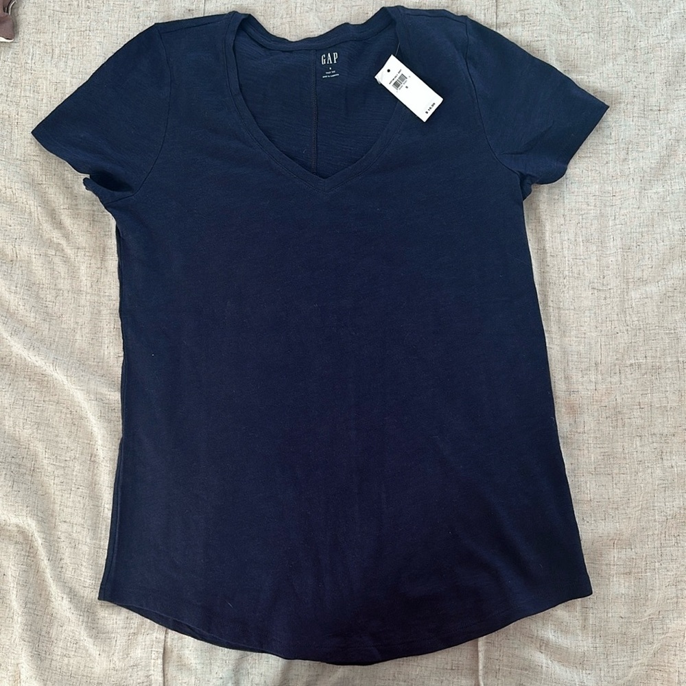 Gap navy V-neck short sleeve shirt size small NWT
